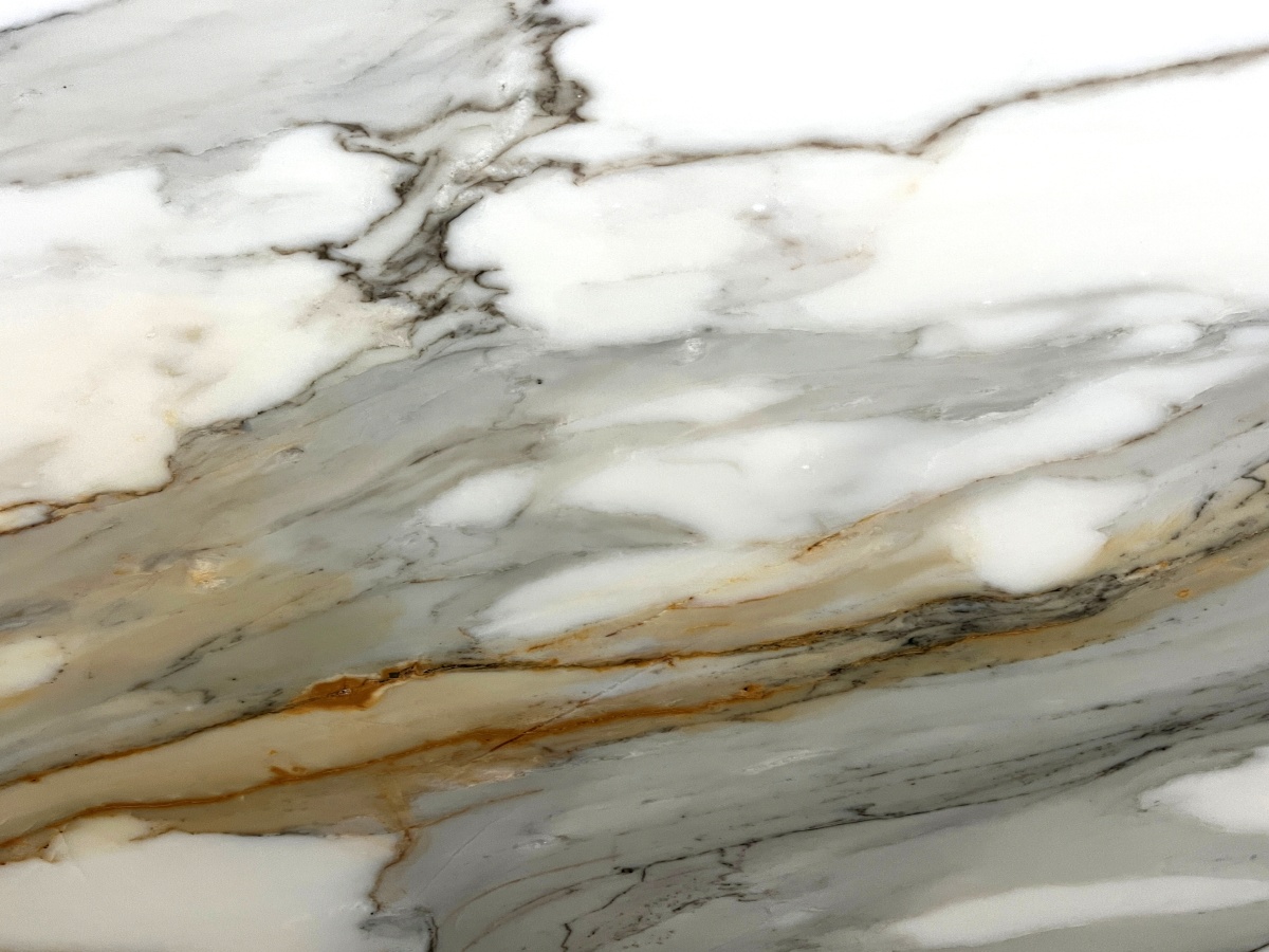 Calacata Gold - Polishing